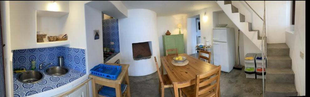 Limoneto Apartment Stromboli Bagian luar foto